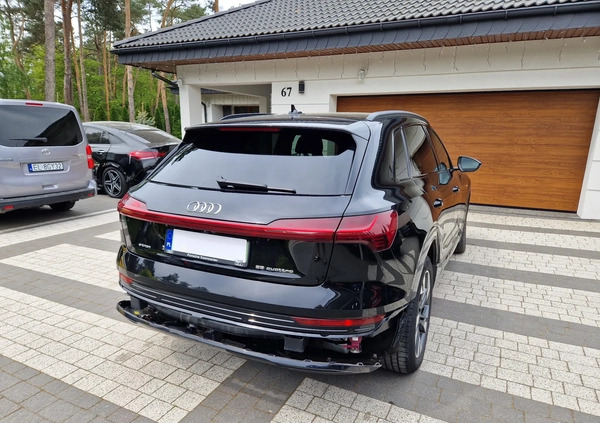 Audi e-tron cena 155000 przebieg: 59000, rok produkcji 2021 z Legnica małe 631